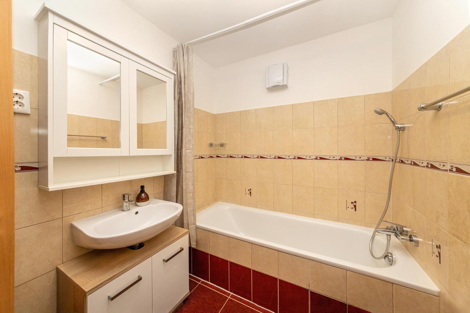 Center Budget Apartment Inside Free Parking Self Check-In Free Streaming Ac Balcony Βουδαπέστη Εξωτερικό φωτογραφία
